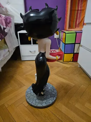 Figura Betty Boop con Perro y joyero Rojo