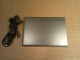 Toshiba Z30-E-12L Portátil