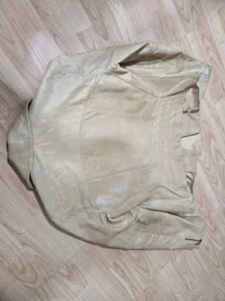 Chaqueta de cuero beige