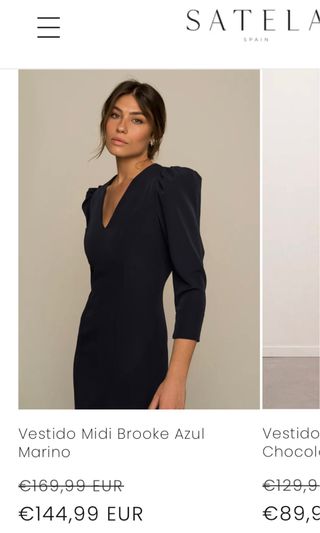 Vestido Satela, Tocado plumas y bolso rafia.