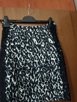 Gonna tubino con pizzo laterale