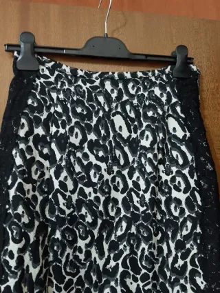 Gonna tubino con pizzo laterale