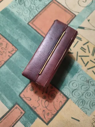 Cigarrera antigua de cuero