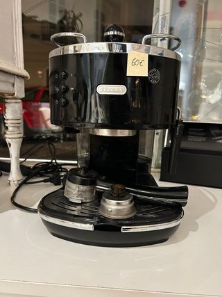 Cafetera DeLonghi Negra