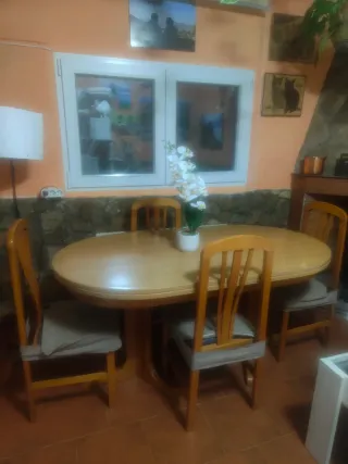 Mesa comedor y 4 sillas madera