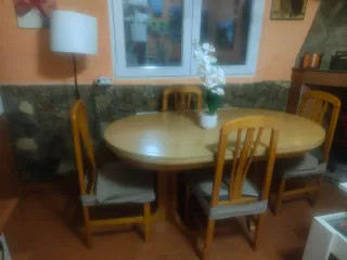 Mesa comedor y 4 sillas madera