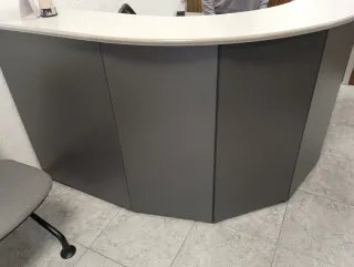 Mobiliario oficina: escritorio, silla, impresora