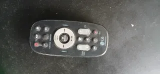 Mini cadena LG negra y plateada