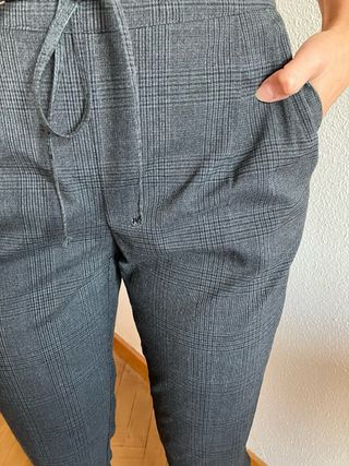 Pantalón cuadros príncipe de Gales gris