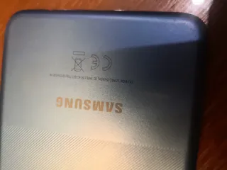 Cellulari neri vecchi