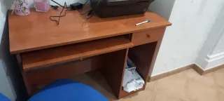 Mesa de estudio de madera