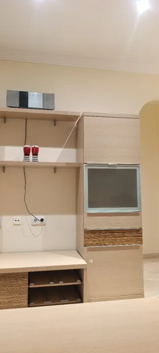 Mueble modular salón madera y cristal