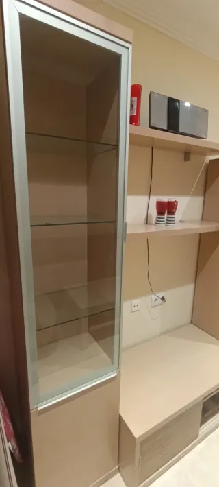 Mueble modular salón madera y cristal