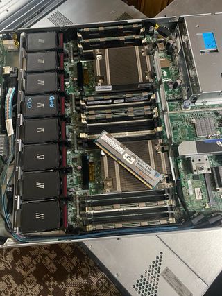 Servidor HP Proliant DL360P Gen8