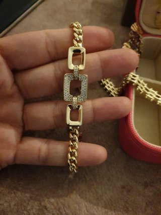 Joyero con joy chapadas en oro 18k anillo talla 7