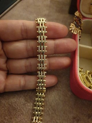 Joyero con joy chapadas en oro 18k anillo talla 7