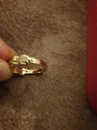 Joyero con joy chapadas en oro 18k anillo talla 7