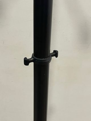 Perchero de pie negro metal