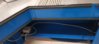 Mostrador caja supermercado azul