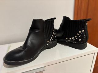 Botines negros talla 37 con tachuelas