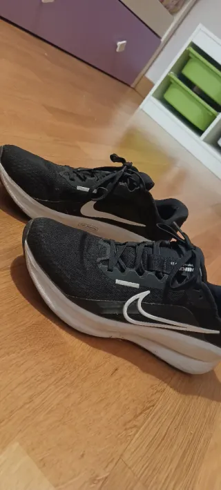 Zapatillas Nike Negras y Blancas