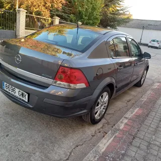 Opel Astra 2010