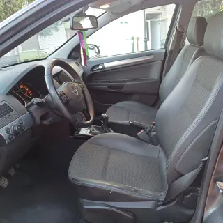 Opel Astra 2010