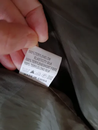 Cazadora acolchada verde oliva