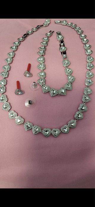 Conjunto Swarovski Collar y Pendientes Corazón