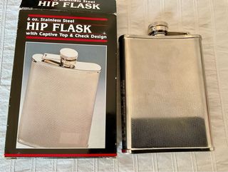 Petaca bolsillo acero inoxidable 6 oz/a estrenar