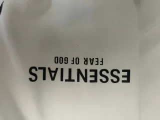 Felpa Essentials con stampa tagli s ma sta anche M