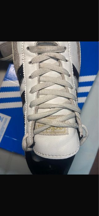 Zapatillas Spezial Blancas y Grises