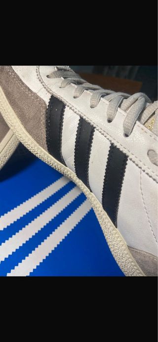 Zapatillas Spezial Blancas y Grises