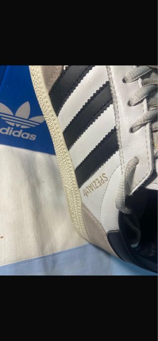 Zapatillas Spezial Blancas y Grises