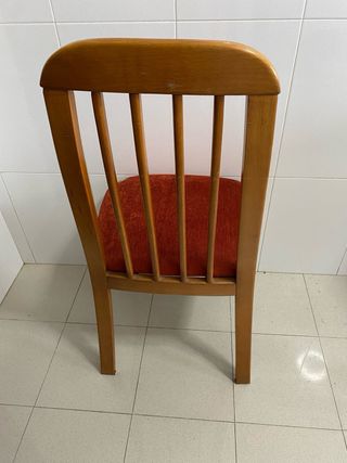 Sillas de madera tapizadas