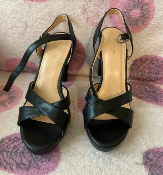 Tacones negros,talla 35