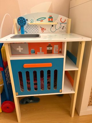 Centro veterinario de madera