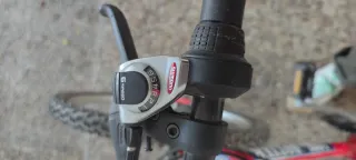 Bicicleta roja Globe Trotter