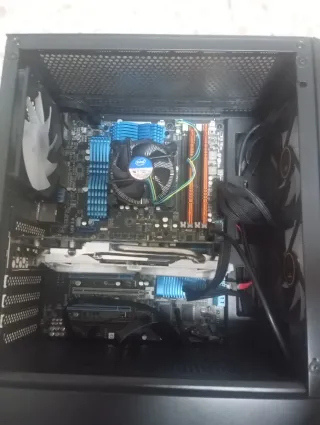 PC Gamer | i7 | RX 570 | 8GB