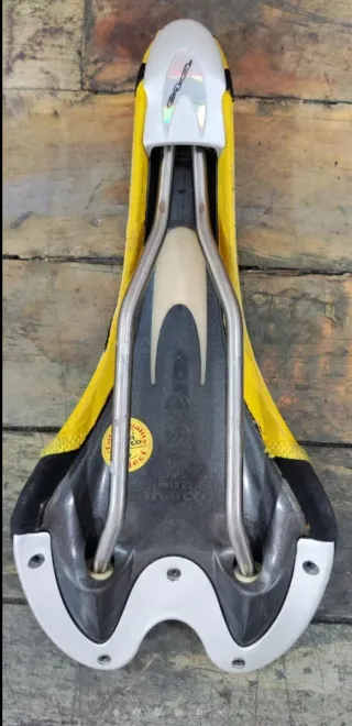 Sillín San Marco Negro y Amarillo