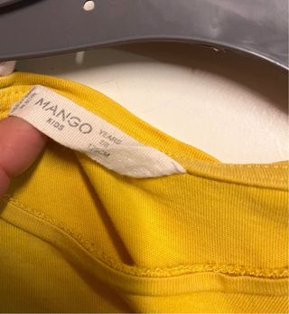 Camiseta amarilla Mango