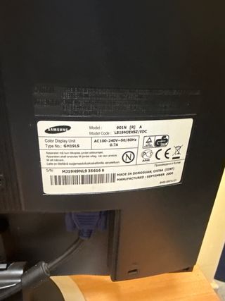 Monitor Samsung SyncMaster 901N Plata