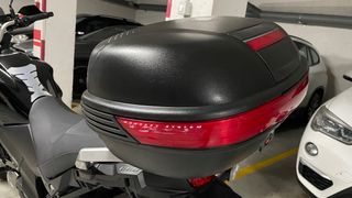 Baúl mas soporte para moto marca givi 55 litros