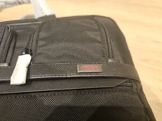 Maletín TUMI Alpha 3 Compact Laptop Nuevo