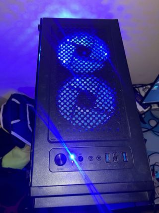 PC Sobremesa con Luces LED Azules