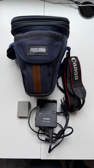 Cámara Canon EOS 600D con objetivo 18-55