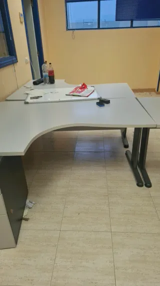 Se vende mobiliario para aulas