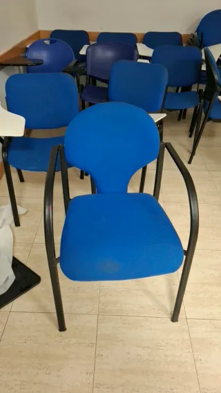 Se vende mobiliario para aulas
