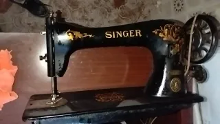 Máquina de coser Singer antigua