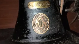 Máquina de coser Singer antigua